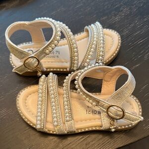 Elegant Silver Kids Sandals with Pearls